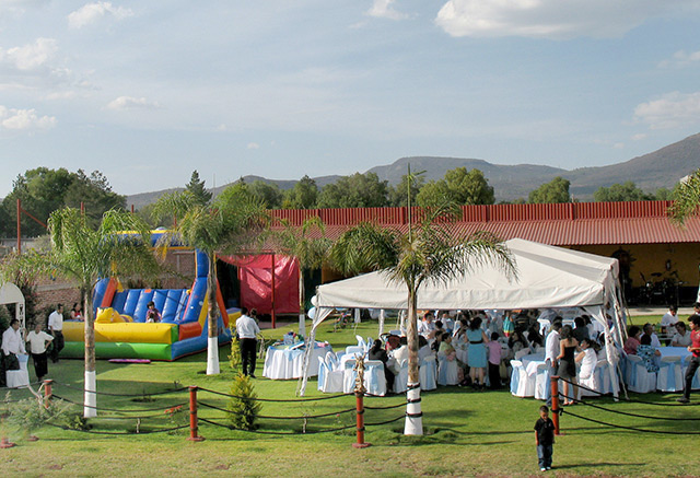Salón con jardín de fiestas cerca de Texcoco